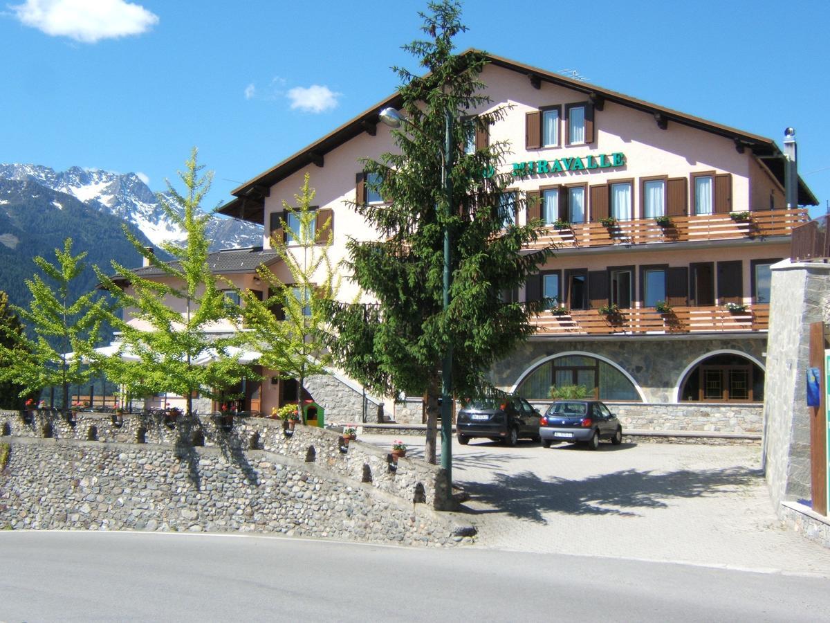 Hotel Ristorante Miravalle Teglio Exterior photo