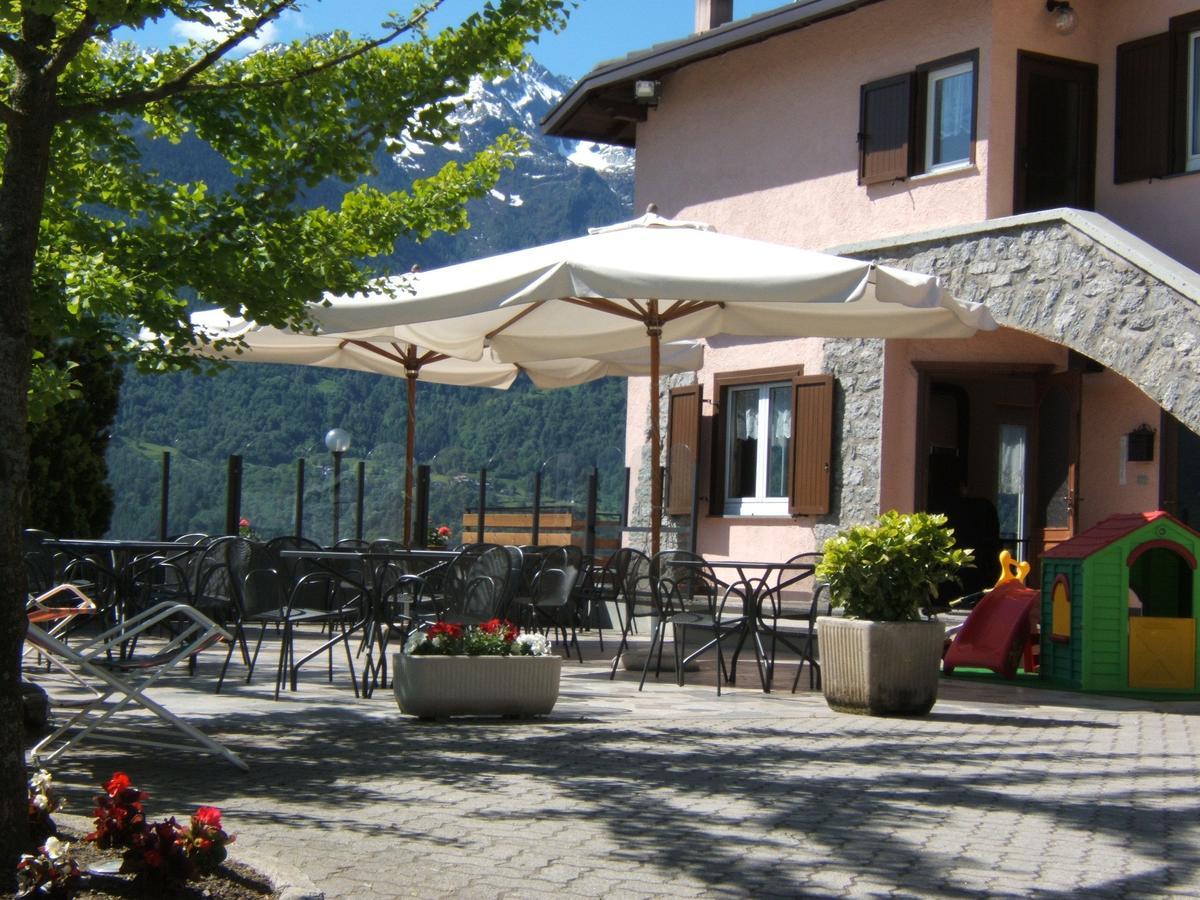 Hotel Ristorante Miravalle Teglio Exterior photo