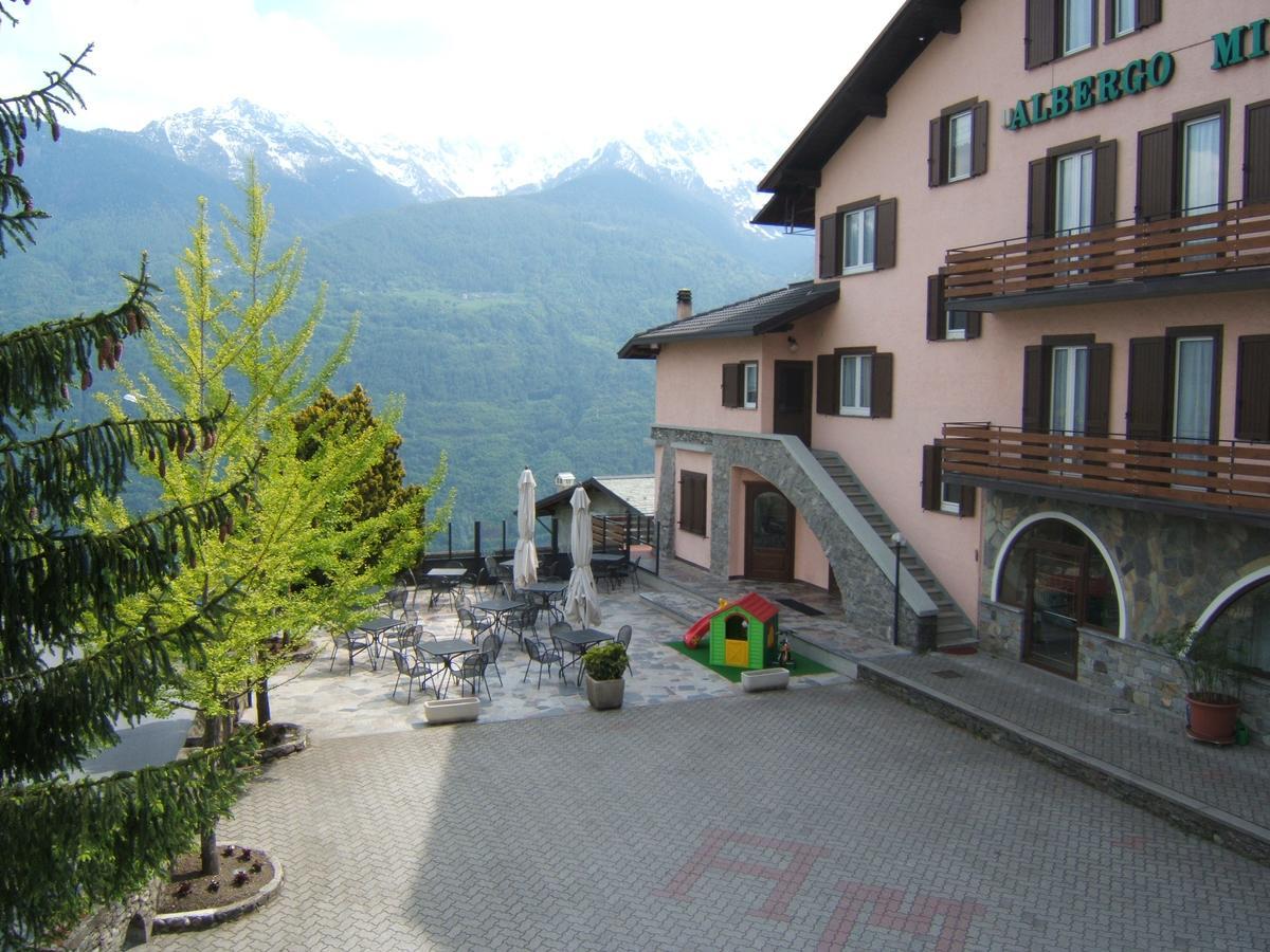 Hotel Ristorante Miravalle Teglio Exterior photo