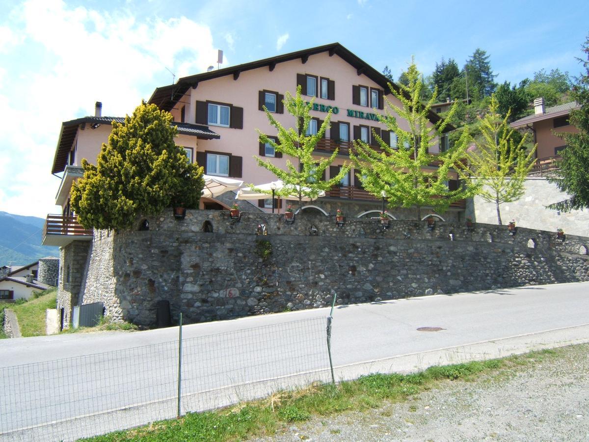 Hotel Ristorante Miravalle Teglio Exterior photo