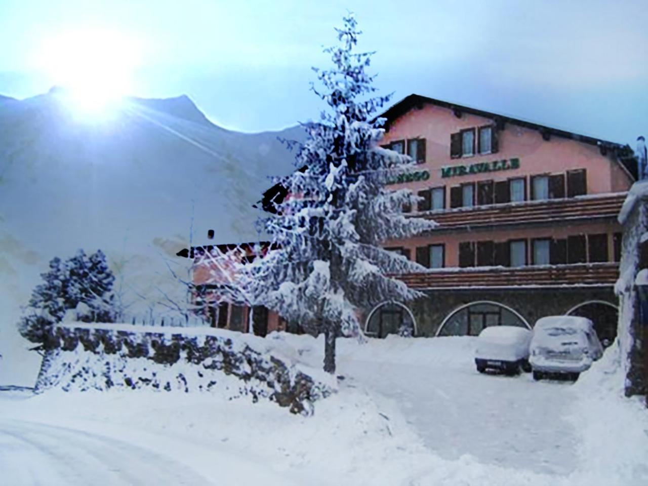 Hotel Ristorante Miravalle Teglio Exterior photo