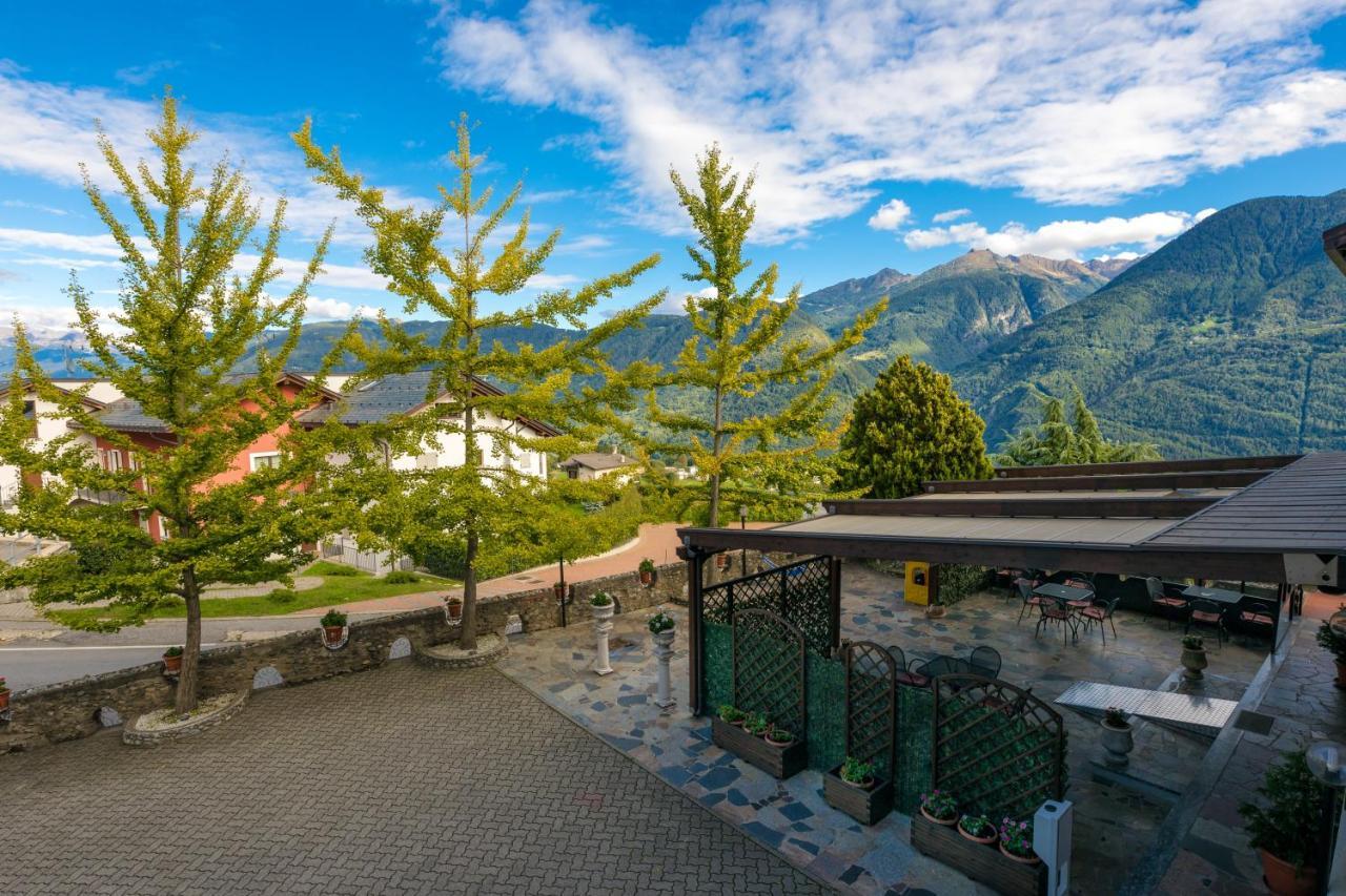 Hotel Ristorante Miravalle Teglio Exterior photo